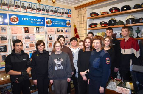 В Молчановском районе сотрудники Госавтоинспекции провели всероссийскую акцию «Студенческий десант», приуроченную ко Дню российского студента..